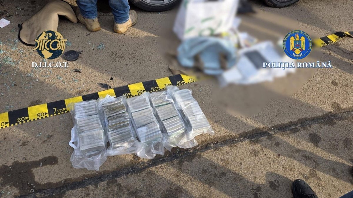 Detalii de ultima ora despre prinderea traficantilor de droguri din Ilfov: Cine facea parte din reteaua care aducea stupefiante Detalii de ultima ora despre prinderea traficantilor de droguri din Ilfov: Cine facea parte din reteaua care aducea stupefiante