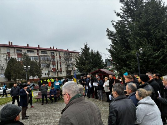 Scandal și la Lumina din cauza gropii de gunoi a asociatului lui Radu Merlă. Video