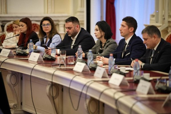 Problemele cu care se confruntă operatorii portuari privați au fost discutate la o dezbatere organizată la Parlament