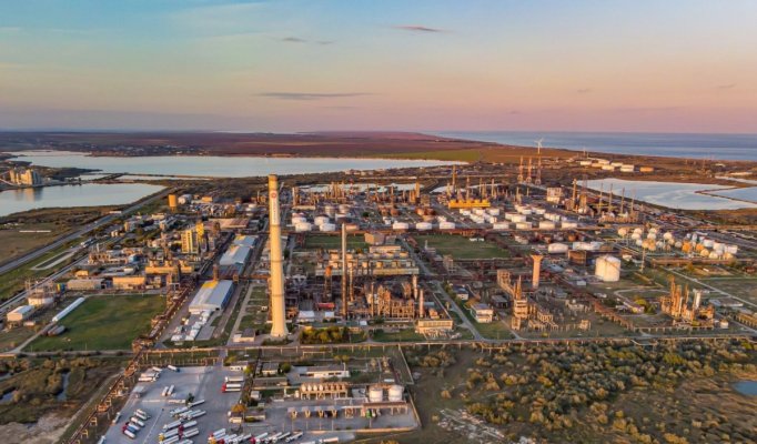 Revizia planificată a rafinăriilor Petromidia și Vega a fost finalizată cu succes