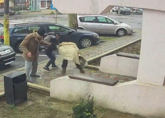 Doi soți au fost tâlhăriți la Cernavodă, imediat după ce au împrumutat 13.000 de lei de la Casa de Ajutor a Pensionarilor. Video
