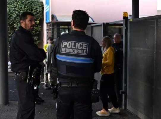 Atac cu grenadă la Grenoble, în Franța. Sase oameni au fost răniți într-un salon de înfrumusețare. Video