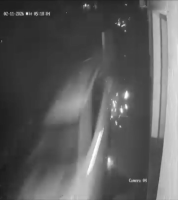 Imagini cu momentul în care o șoferiță intră cu mașina în parapet, în Mamaia! Video