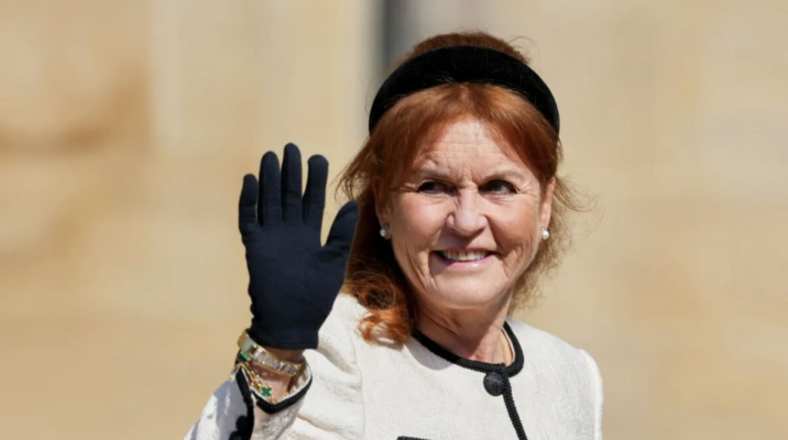 Sarah Ferguson, soția fostului prinț Andrew, și-a obligat fiicele să îl viziteze pe Jeffrey Epstein