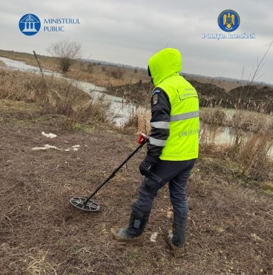 Operațiune amplă a polițiștilor: percheziții și mandate de aducere într-un dosar de arme și contrabandă