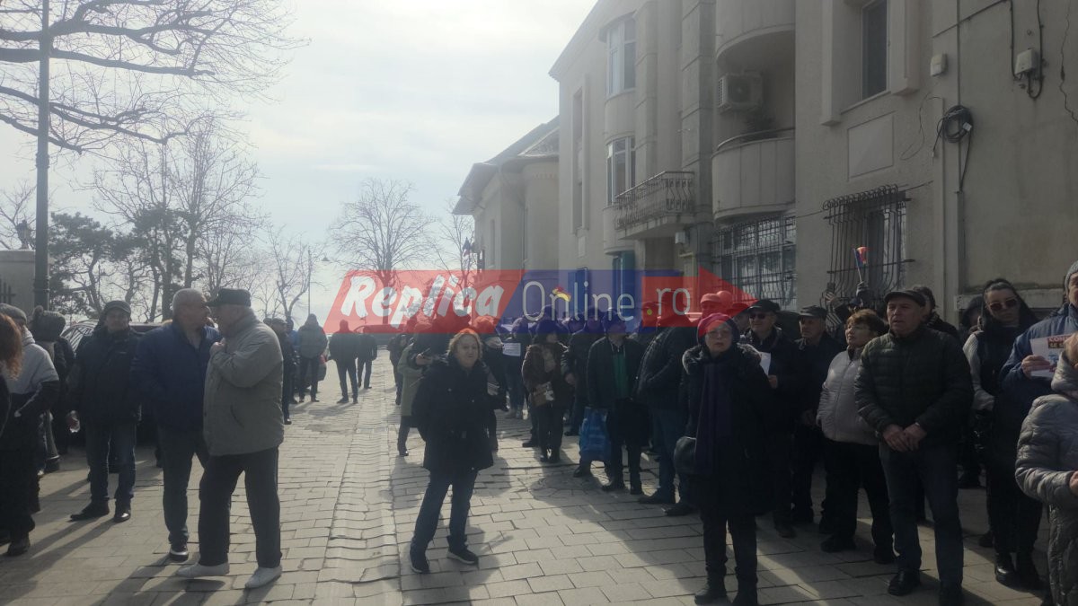 Protest impotriva majorarii taxelor si impozitelor locale, la Constanta. Video