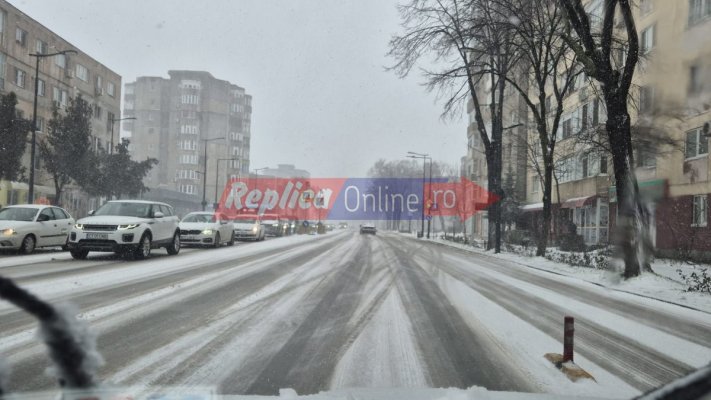Urgia albă: 67 de localităţi din 21 de judeţe şi Bucureşti, afectate de ninsori şi viscol, blocaje pe autostrăzi