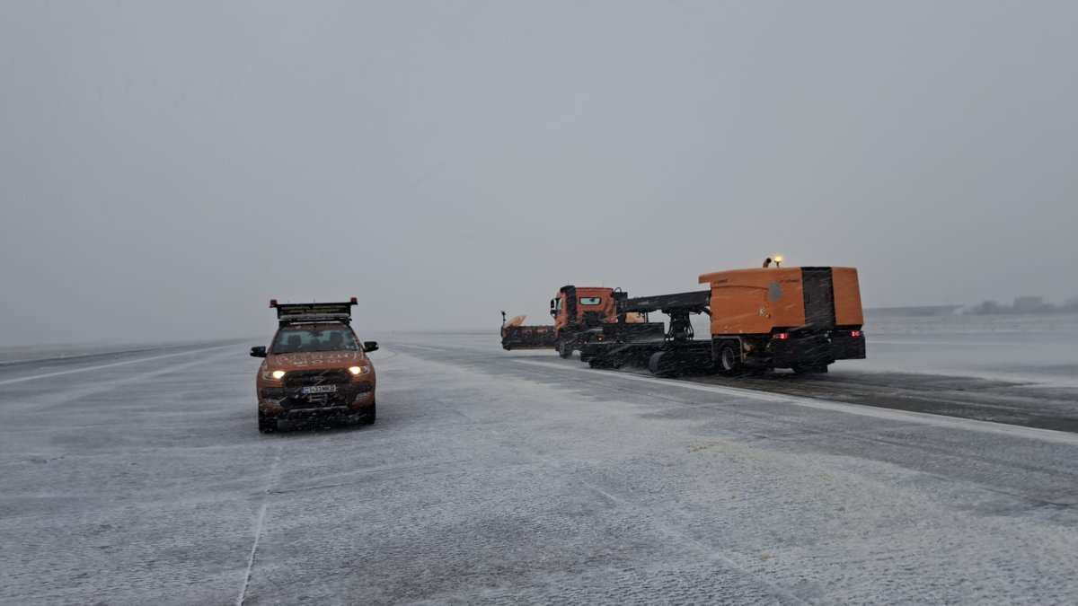 Aeroportul Mihail Kogalniceanu a luat masurile necesare pentru conditiile meteo extreme. Video