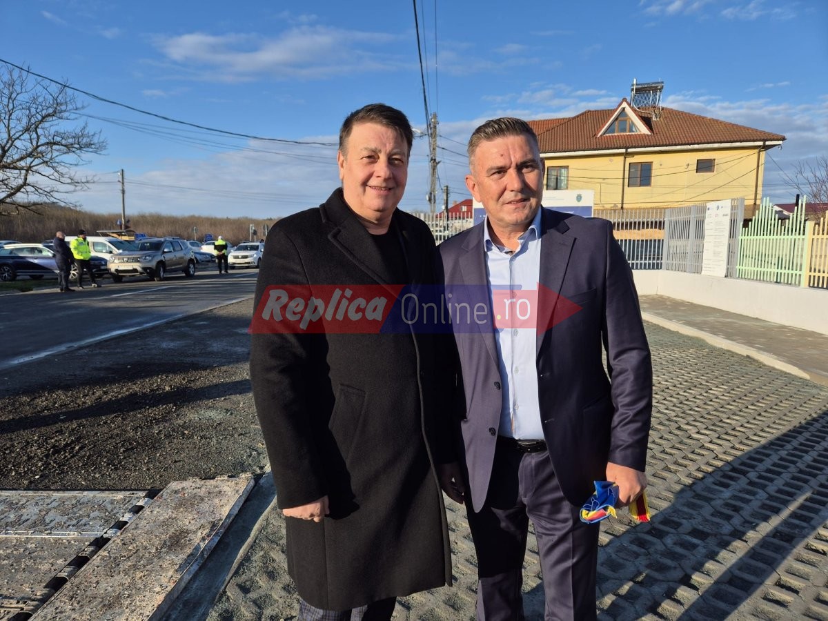 Ministrul Dezvoltarii, Cseke Attila, in vizita de lucru la Murfatlar. E prezent si Florin Mitroi. Video Ministrul Dezvoltarii, Cseke Attila, in vizita de lucru la Murfatlar. E prezent si Florin Mitroi. Video
