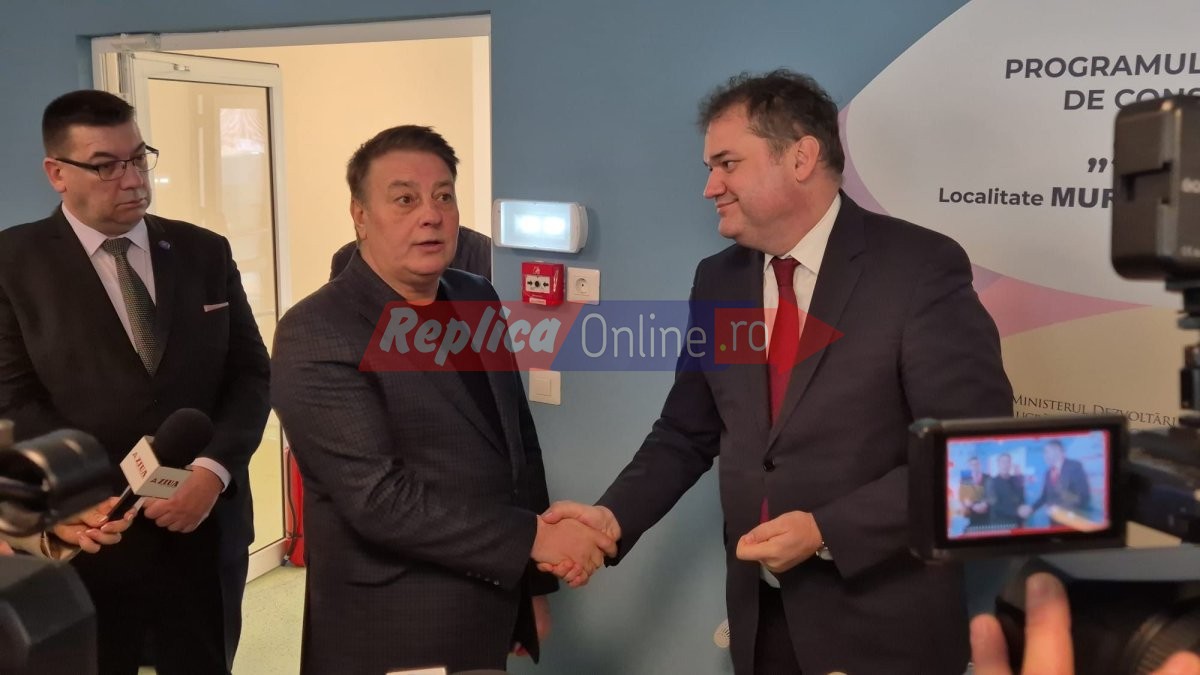 Ministrul Dezvoltarii, Cseke Attila, in vizita de lucru la Murfatlar. E prezent si Florin Mitroi. Video Ministrul Dezvoltarii, Cseke Attila, in vizita de lucru la Murfatlar. E prezent si Florin Mitroi. Video