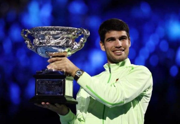 Alcaraz l-a învins pe Djokovic și a cucerit primul său trofeu la turneul de tenis Australian Open