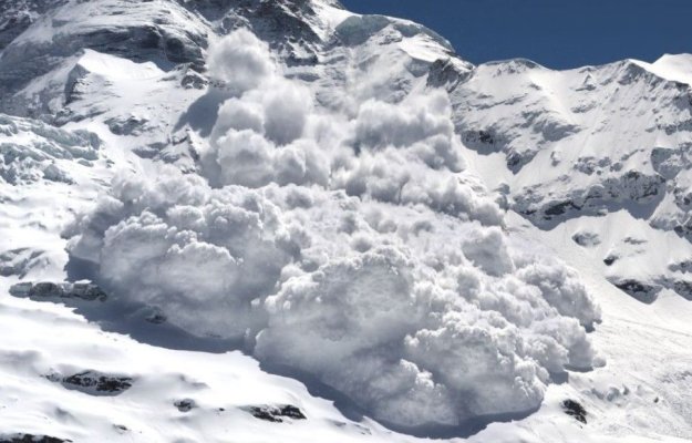 Avalanșă de proporții, în nordul Italiei. Doi schiori au murit și altul a fost rănit grav