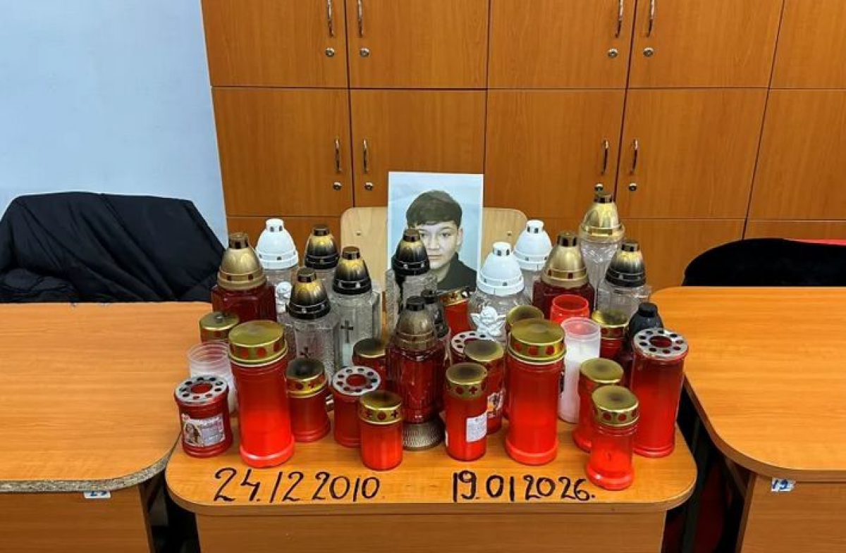 Crima de la Cenei: 15 ani detentie pentru unul dintre adolescentii care l-au ucis pe Mario Berinde si daune de peste 1 milion de euro Crima de la Cenei: 15 ani detentie pentru unul dintre adolescentii care l-au ucis pe Mario Berinde si daune de peste 1 milion de euro