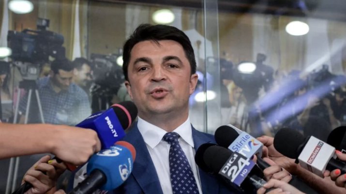 Daniel Breaz, fostul ministru al Culturii în guvernul Dăncilă, în cărți pentru Educație