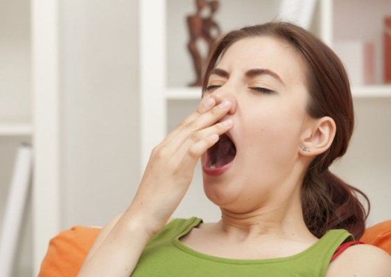 Ce se întâmplă în creier atunci când căscăm. Când semnalează o problemă de sănătate