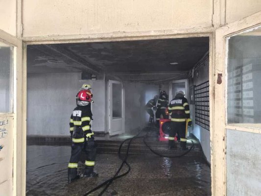 Incendiu puternic într-un apartament din Craiova: patru persoane au suferit atac de panică