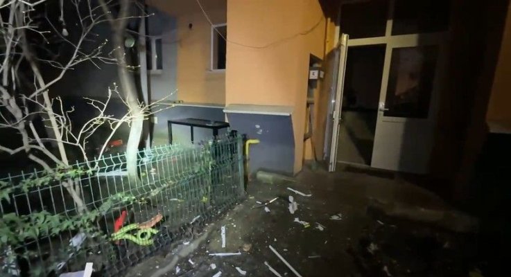 Explozie într-un bloc din Chitila: doi răniți și 40 de locatari evacuați în toiul nopții  