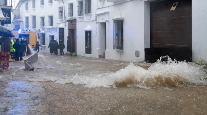 Furtuna Leonardo devastează Andaluzia. Râuri și 10 baraje, în „risc extrem” de viituri