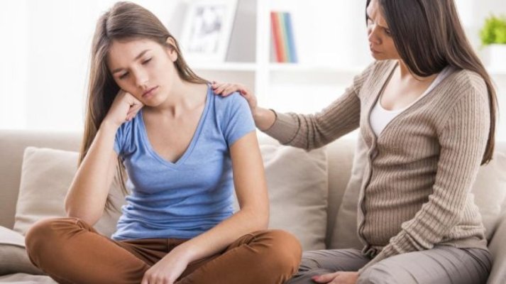 De ce tinerii de azi par mai maturi decât părinții lor: machiajul, moda și pubertatea precoce schimbă percepțiile