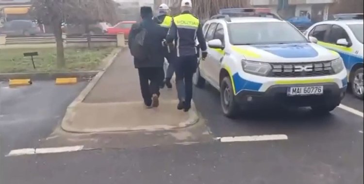 Un bărbat, care a acționat prin metoda Accidentul, a lăsat o femeie din Medgidia fără bani și bijuterii din aur în valoare de 10.000 de euro