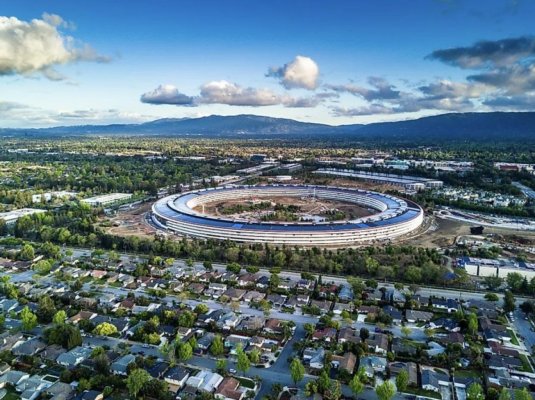 Trei angajați din Silicon Valley, suspectați că au transmis secretele Google către Iran