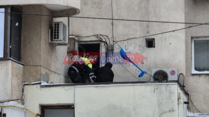 Tragedie într-un bloc din Constanța: un bărbat a fost găsit mort pe acoperișul casei scării