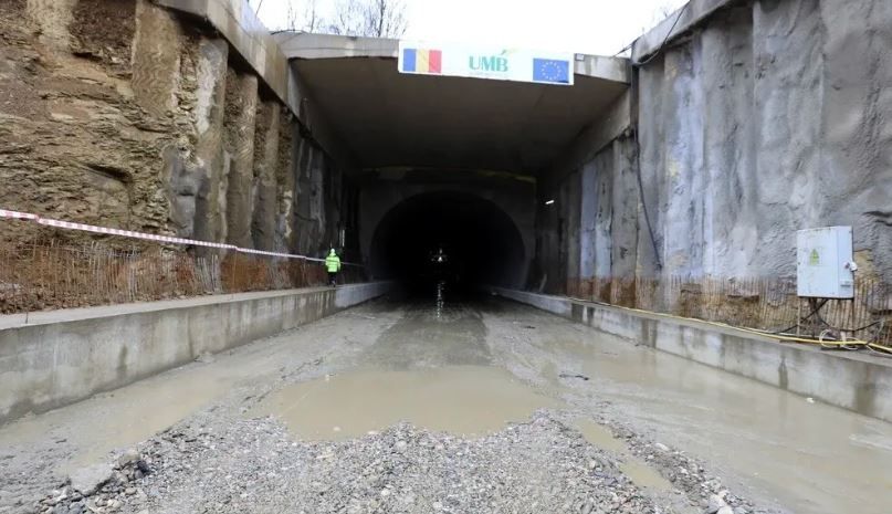 Cel mai lung tunel rutier din Romania, tot mai aproape de final: Cand ar putea fi gata
