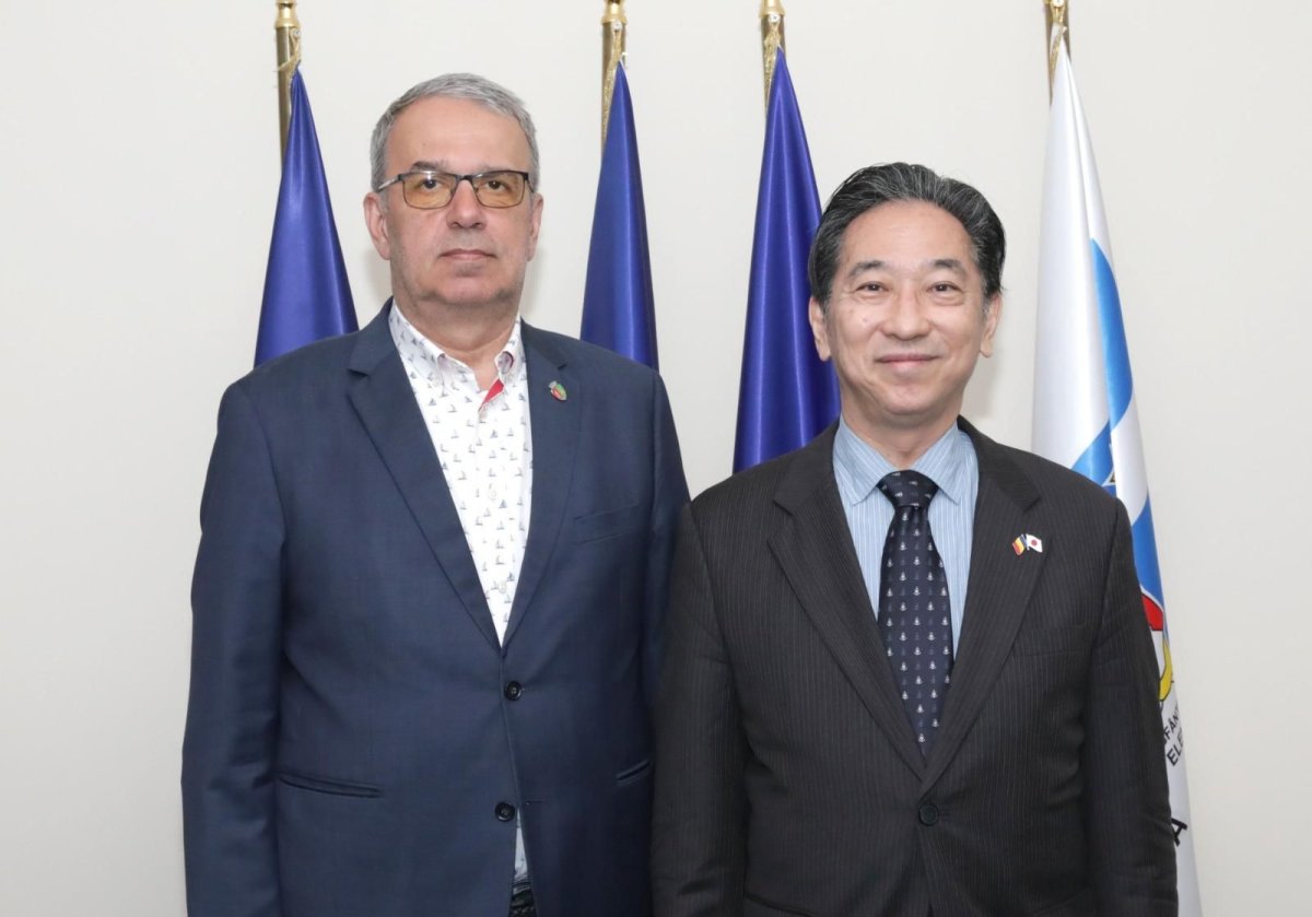 Vergil Chitac s-a intalnit cu Ambasadorul Japoniei in Romania, Takashi Katae