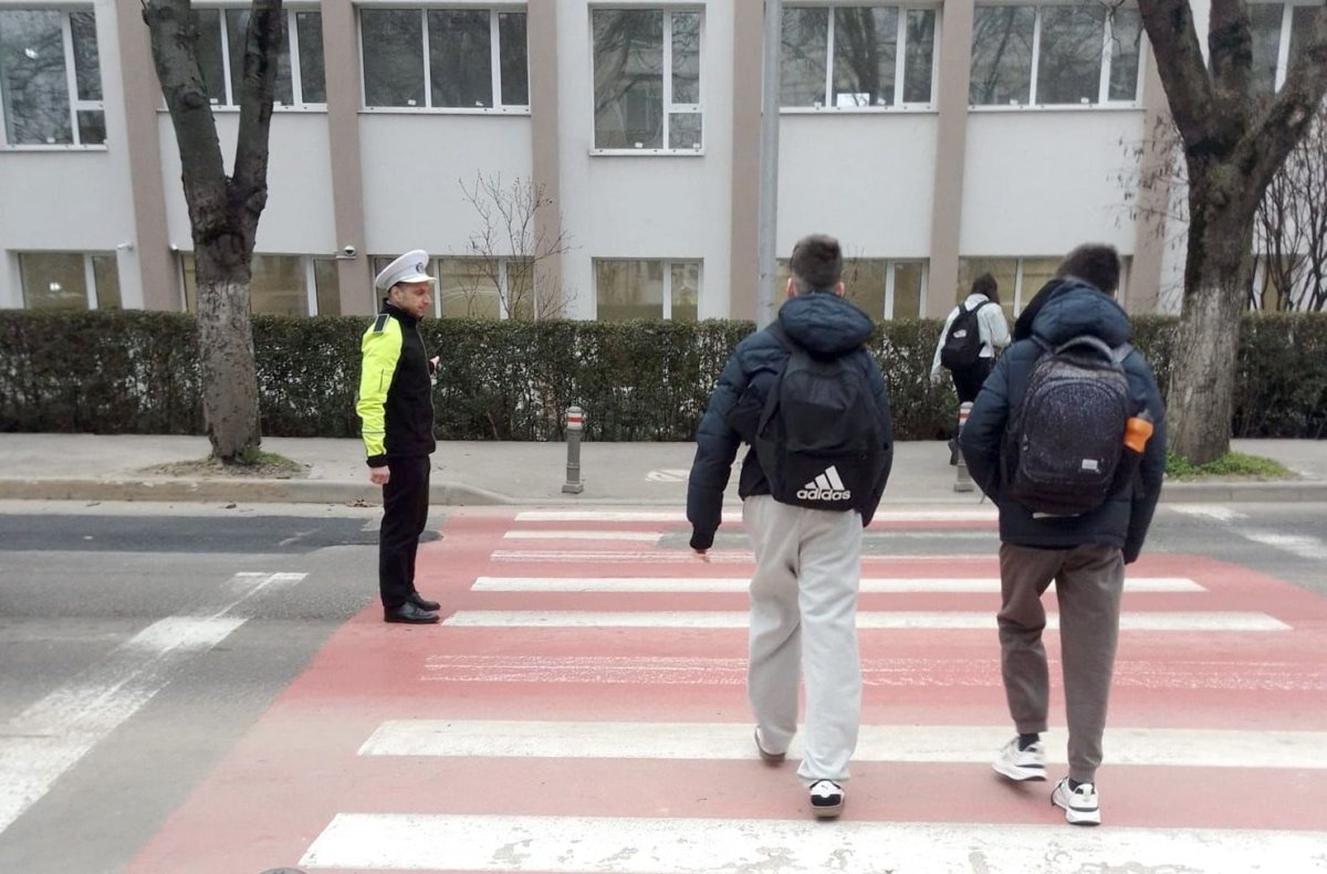 Politistii constanteni au desfasurat activitati pentru mentinerea ordinii si sigurantei publice