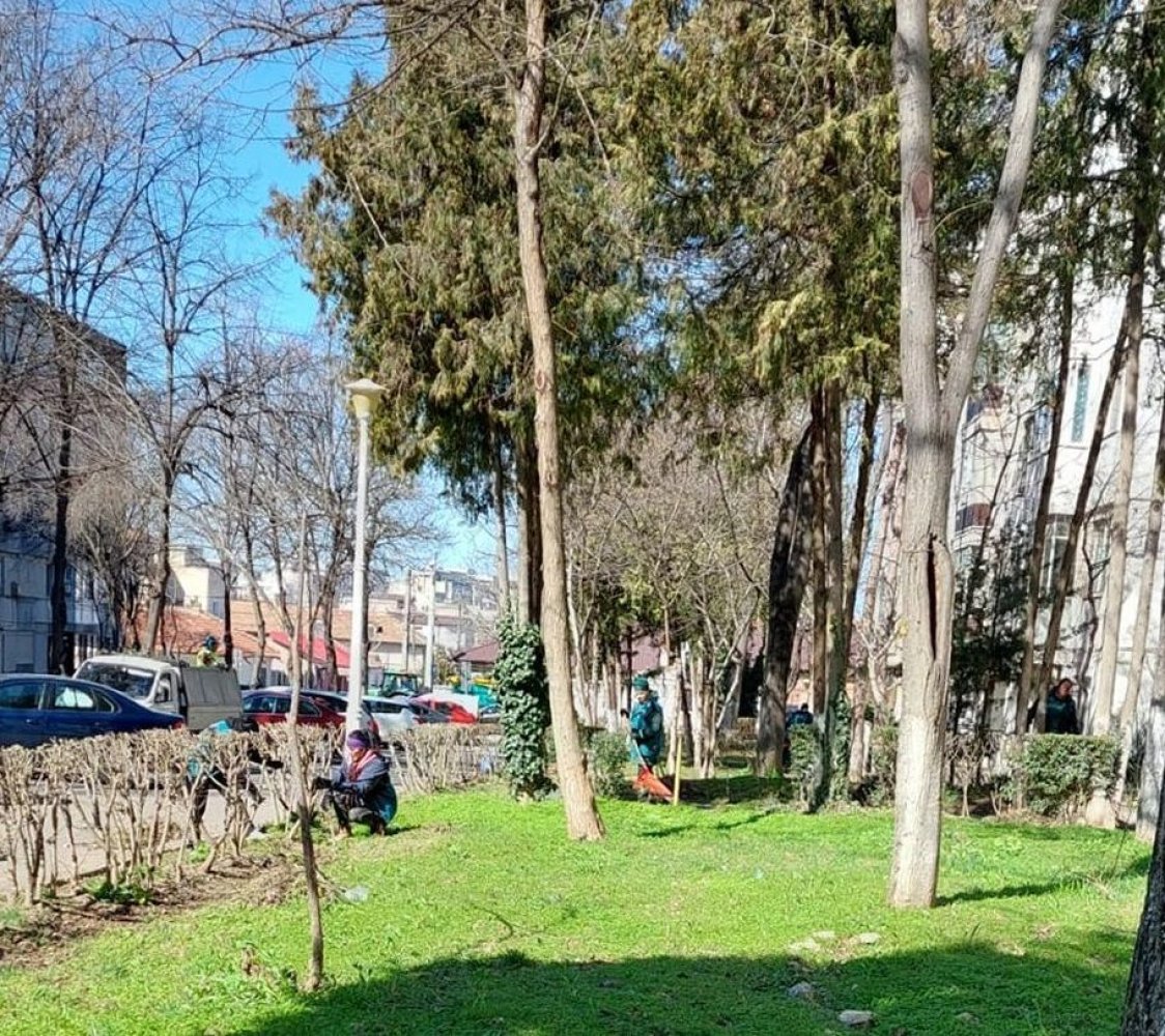 Echipele Confort Urban au inceput curatenia de primavara, pe strazile din Constanta