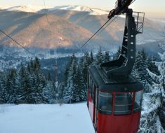 Telecabina din Sinaia a fost oprită, din cauza vântului puternic