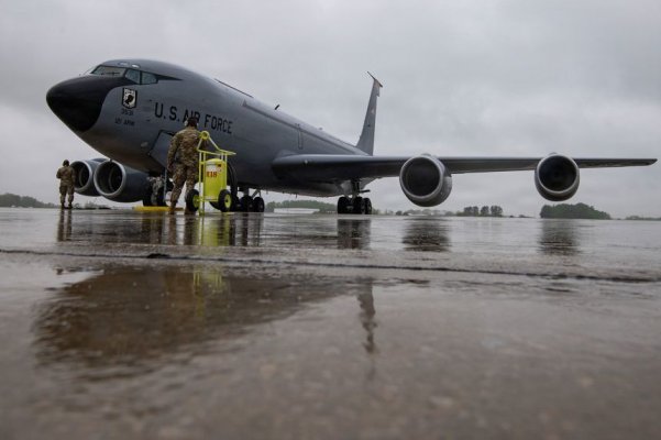 Primele trei avioane cisternă KC-135 Stratotanker ale SUA vor ajunge la Baza militară de la Mihail Kogălniceanu
