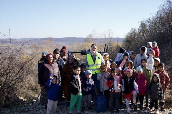 Selly a construit o fântână într-o comunitate din județul Bacău