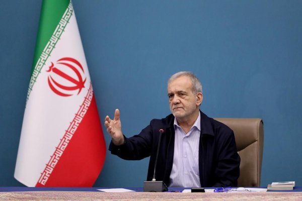 Președintele își cere scuze - Iranul schimbă brusc strategia de război și anunță că nu va mai ataca țările vecine. Video