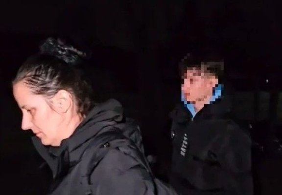 Mama criminalului de 13 ani din Timiș a fost bătută în plină stradă de bunicul lui Mario Berinde