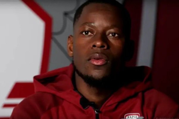 Un fotbalist de la Rapid a fost reținut, după ce a lovit o femeie cu mașina în București