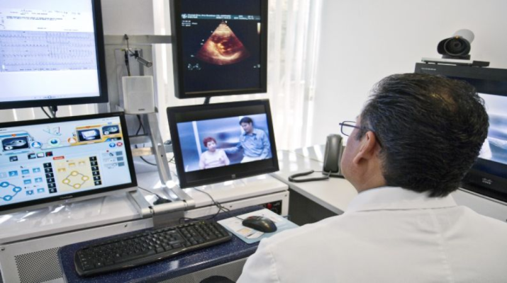 Revoluție în medicină: prima operație robotică la distanță din Marea Britanie