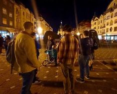 Protest împotriva femicidului, după ce o mamă a fost ucisă de propriul fiu, de Ziua Femeii