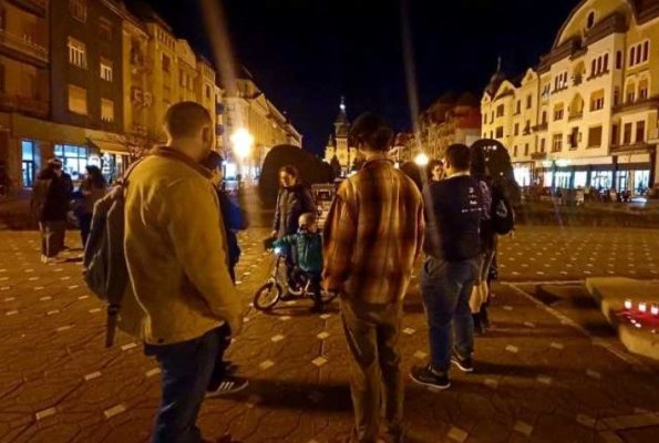 Protest împotriva femicidului, după ce o mamă a fost ucisă de propriul fiu, de Ziua Femeii