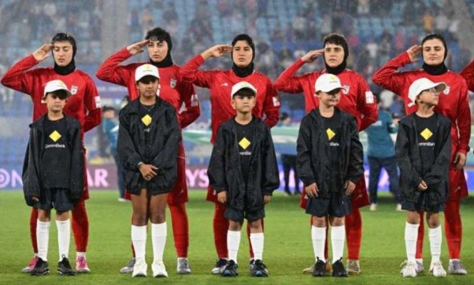Fotbal feminin: Fiul fostului șah al Iranului a cerut Australiei să protejeze jucătoarele iraniene