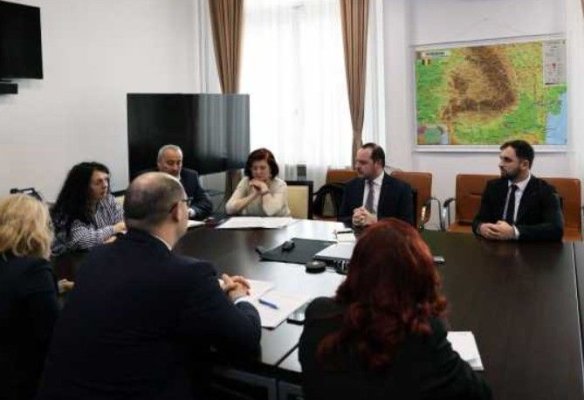 Ministrul Sănătății a discutat cu reprezentanții UNSAR despre asigurările profesionale pentru rezidenți