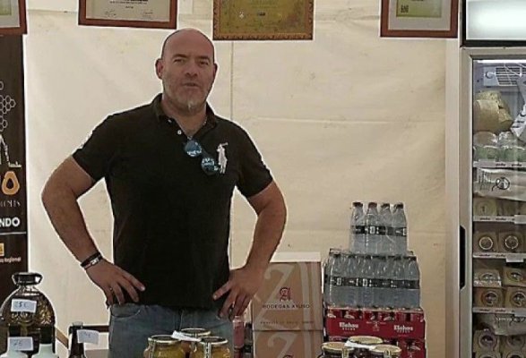 Un apicultor și-a schimbat sexul pentru a beneficia de fonduri europene