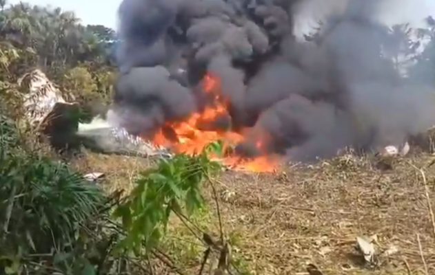 Un avion cu peste 100 de militari la bord s-a prăbușit în sudul Columbiei. Video