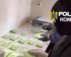 Bancnote false din „fabrica“ de la Suceava au folosite la cumpărarea unor telefoane, în București și Ilfov