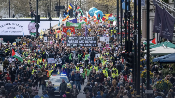 Manifestație de proporții la Londra. Zeci de mii de oameni au participat la un marș împotriva extremei drepte