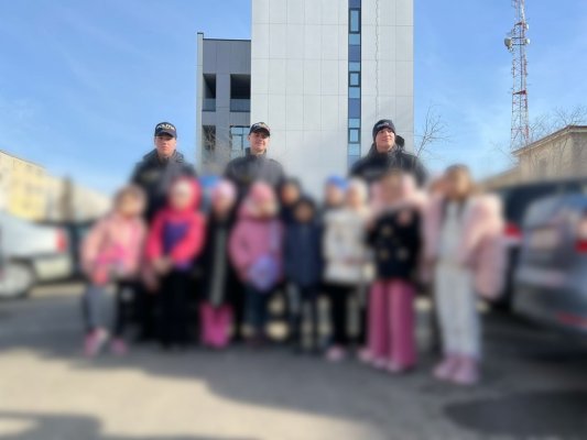 IPJ Constanța a desfășurat activități pentru prevenirea și combaterea violenței, alături de elevii clasei pregătitoare