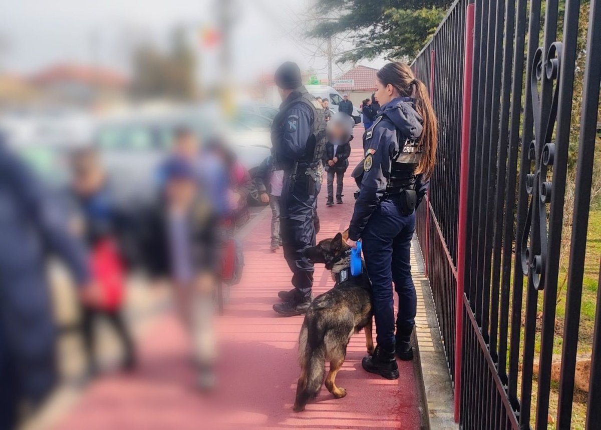 Politistii constanteni au desfasurat actiuni pentru siguranta scolarilor