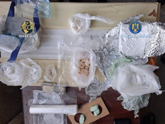 Un tânăr de 18 ani a fost reținut pentru trafic de droguri prin intermediul unei aplicații online