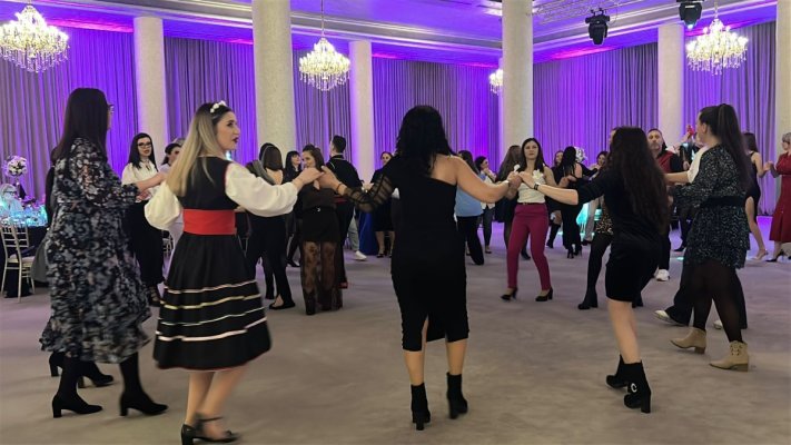 Eleganță, muzică și voie bună. Cum au petrecut femeile din Constanța de 8 Martie! Video