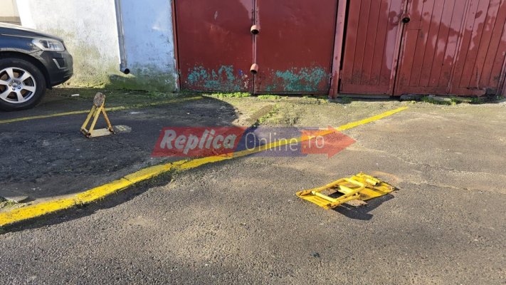 Șoferii care folosesc abuziv blocatoarele de parcare în zonele rezidentiale vor fi amendați de Primăria Constanța. Video